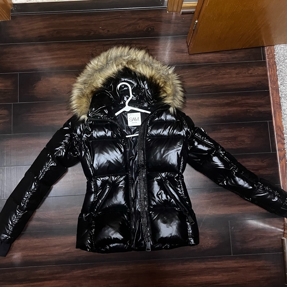 SAM Women’s Puffer Jacket w/ Fur
